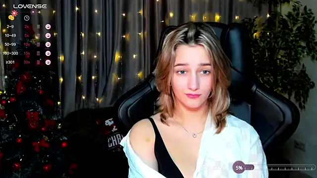 Snapshot of Sinty_Noria chatting on 01.06.25 Sinty Noria online show from 01.06.25