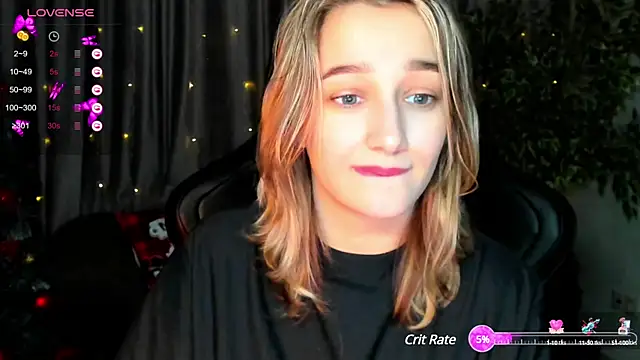 Snapshot of Sinty_Noria chatting on 01.10.25 Sinty Noria online show from 01.10.25