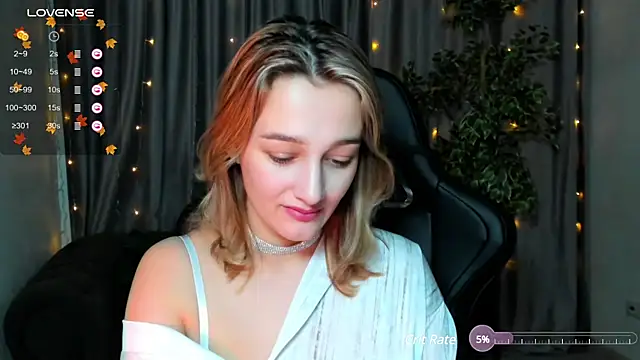 Snapshot of Sinty_Noria chatting on 01.13.25 Sinty Noria online show from 01.13.25