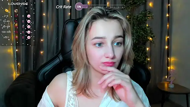 Snapshot of Sinty_Noria chatting on 01.17.25 Sinty Noria online show from 01.17.25