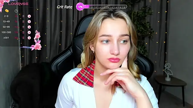 Snapshot of Sinty_Noria chatting on 01.25.25 Sinty Noria online show from 01.25.25