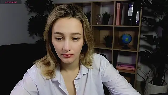 Snapshot of Sinty_Noria chatting on 01.29.25 Sinty Noria online show from 01.29.25