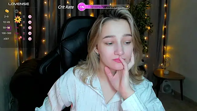 Snapshot of Sinty_Noria chatting on 02.06.25 Sinty Noria online show from 02.06.25