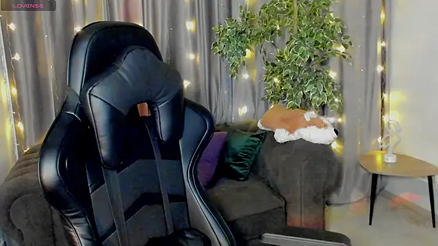 Snapshot of Sinty_Noria chatting on 02.10.25 Sinty Noria online show from 02.10.25