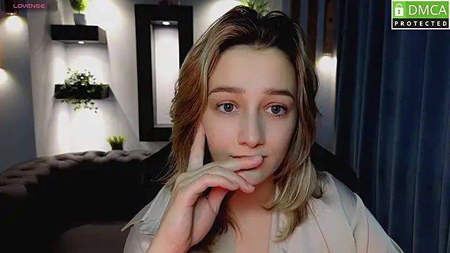 Snapshot of Sinty_Noria chatting on 02.23.25 Sinty Noria online show from 02.23.25