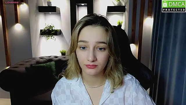 Snapshot of Sinty_Noria chatting on 03.02.25 Sinty Noria online show from 03.02.25