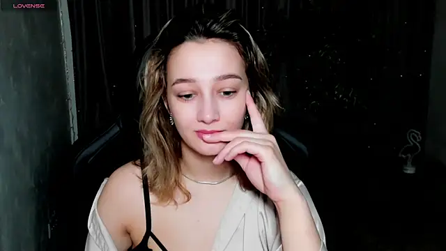 Snapshot of Sinty_Noria chatting on 03.06.25 Sinty Noria online show from 03.06.25