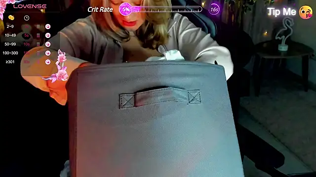 Snapshot of Sinty_Noria chatting on 03.17.25 Sinty Noria online show from 03.17.25