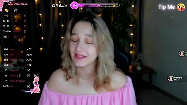 Snapshot of Sinty_Noria chatting on 03.17.25 Sinty Noria online show from 03.17.25