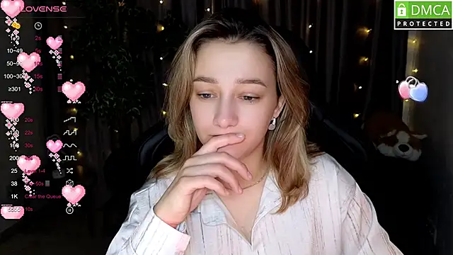 Snapshot of Sinty_Noria chatting on 03.20.25 Sinty Noria online show from 03.20.25