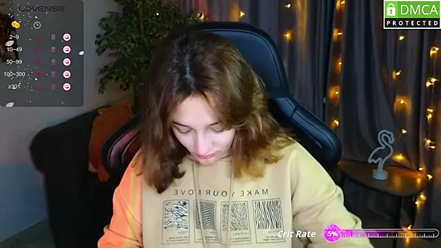 Snapshot of Sinty_Noria chatting on 09.19.25 Sinty Noria online show from 09.19.25