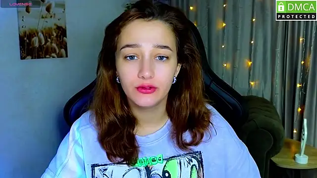 Snapshot of Sinty_Noria chatting on 10.03.25 Sinty Noria online show from 10.03.25