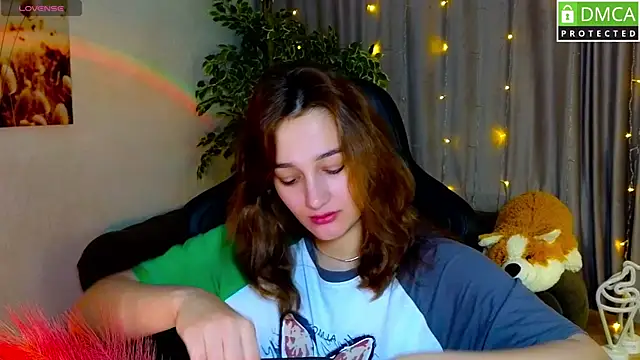 Snapshot of Sinty_Noria chatting on 10.06.25 Sinty Noria online show from 10.06.25