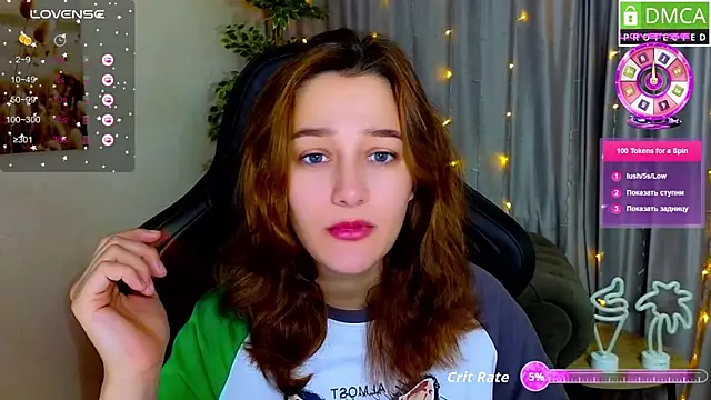 Snapshot of Sinty_Noria chatting on 10.17.25 Sinty Noria online show from 10.17.25