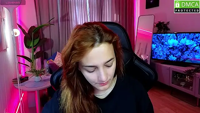 Snapshot of Sinty_Noria chatting on 06.25.26 Sinty Noria online show from 06.25.26
