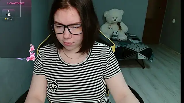 Snapshot of Emily_Amorre chatting on 10.06.25 Emily Amorre online show from 10.06.25
