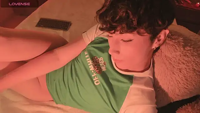 Snapshot of AdamDayt chatting on 01.22.25 AdamDayt online show from 01.22.25