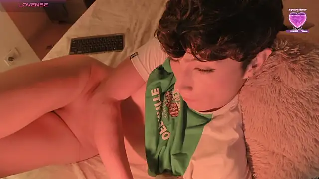 Snapshot of AdamDayt chatting on 01.22.25 AdamDayt online show from 01.22.25