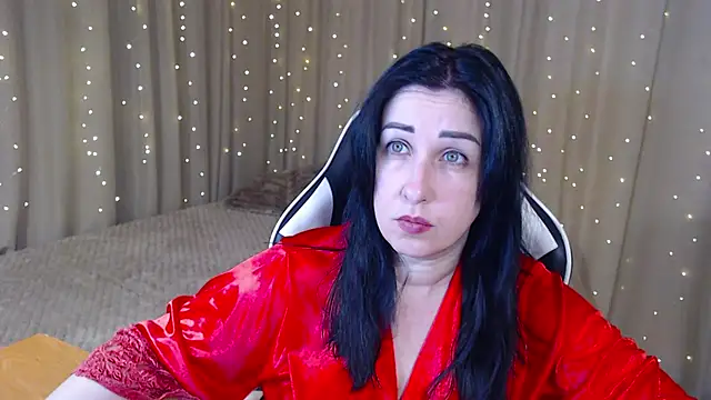 Snapshot of JillStevens chatting on 02.04.26 JillStevens online show from 02.04.26