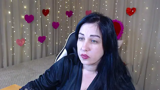 Snapshot of JillStevens chatting on 02.13.26 JillStevens online show from 02.13.26