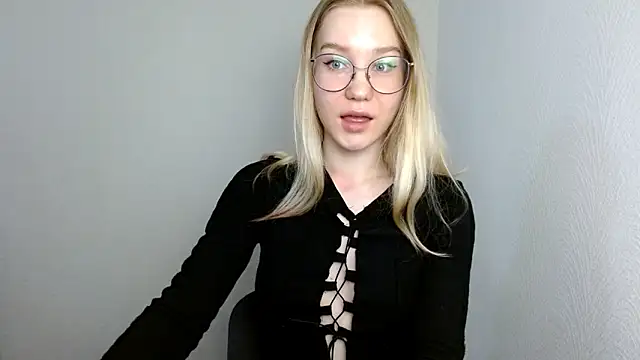 cindi hot online show from 03.14.25