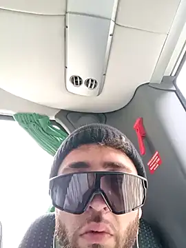 Snapshot of 1ninefellababy chatting on 03.11.25 1ninefellababy online show from 03.11.25