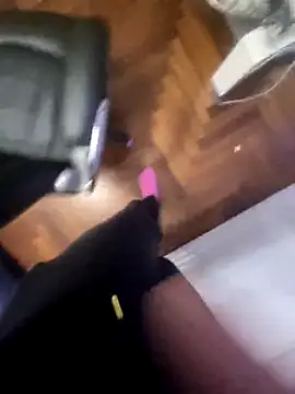 Snapshot of 1ninefellababy chatting on 12.17.25 1ninefellababy online show from 12.17.25