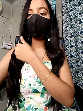 Snapshot of Parinaaz18 chatting on 02.04.26 Parinaaz18 online show from 02.04.26