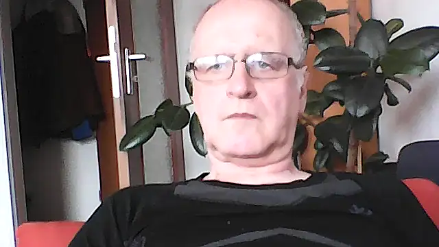 Snapshot of Milkasahne64 chatting on 03.13.26 Milkasahne64 online show from 03.13.26