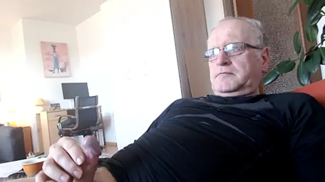 Snapshot of Milkasahne64 chatting on 03.21.26 Milkasahne64 online show from 03.21.26