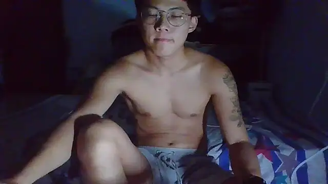 Snapshot of ZHIIz chatting on 11.17.25 ZHIIz online show from 11.17.25