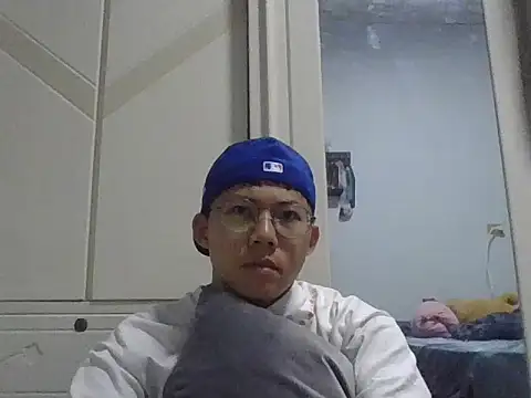 Snapshot of ZHIIz chatting on 03.14.26 ZHIIz online show from 03.14.26