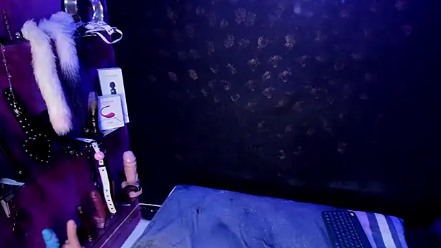 Alexa Slave online show from 02.25.25