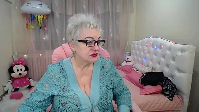 KayleSmoll online show from 01.22.25