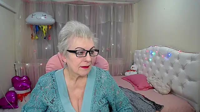 KayleSmoll online show from 01.24.25