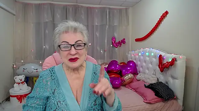 KayleSmoll online show from 01.31.25