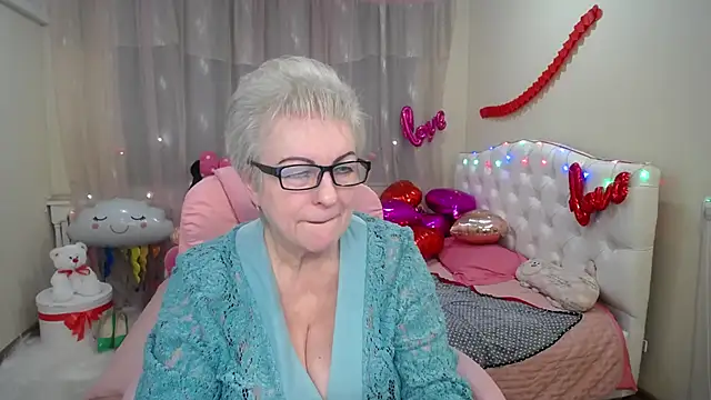 KayleSmoll online show from 02.05.25