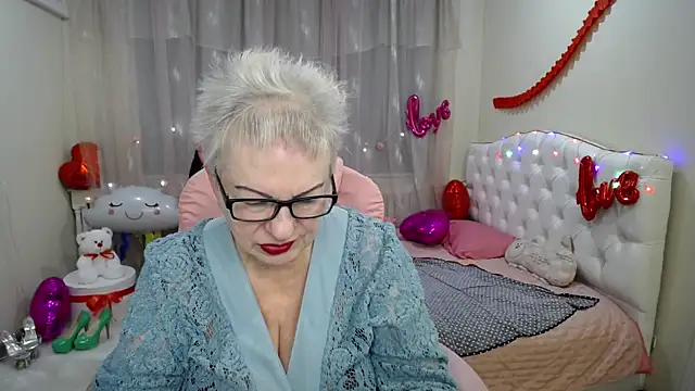 KayleSmoll online show from 02.14.25