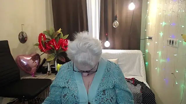 KayleSmoll online show from 02.16.25