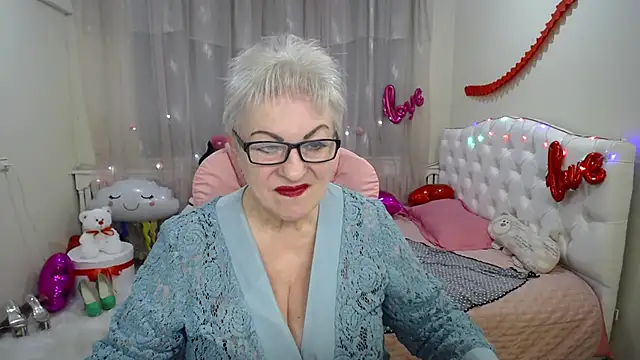 KayleSmoll online show from 03.05.25