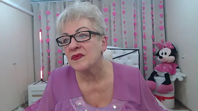 Snapshot of KayleSmoll chatting on 02.07.26 KayleSmoll online show from 02.07.26