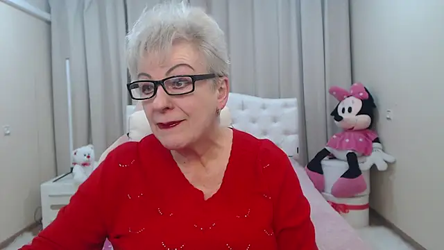 Snapshot of KayleSmoll chatting on 02.16.26 KayleSmoll online show from 02.16.26