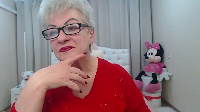 Snapshot of KayleSmoll chatting on 02.21.26 KayleSmoll online show from 02.21.26