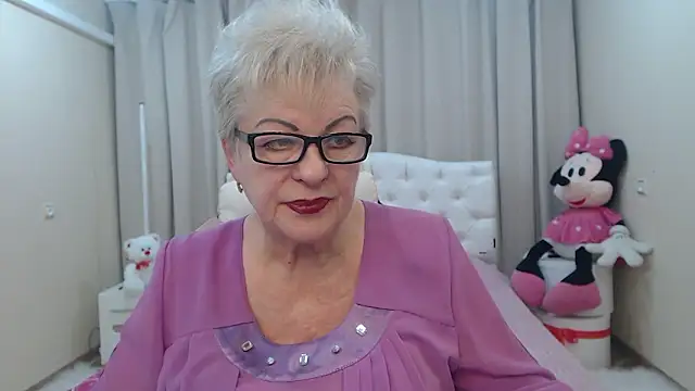 Snapshot of KayleSmoll chatting on 03.03.26 KayleSmoll online show from 03.03.26