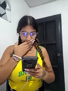 Sofythom1 online show from 11.21.25