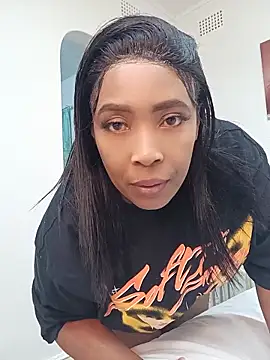 Snapshot of GiantBootyMilf chatting on 05.05.26 GiantBootyMilf online show from 05.05.26