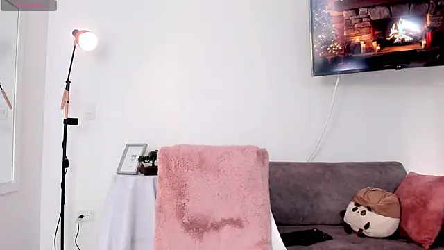 Hannaos online show from 12.22.24