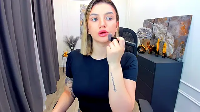 SelenaeMoore online show from 03.25.26