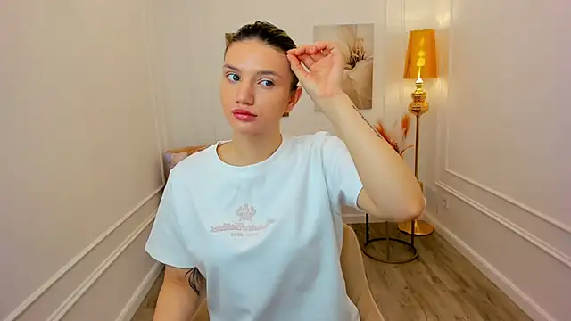 SelenaeMoore online show from 04.02.26