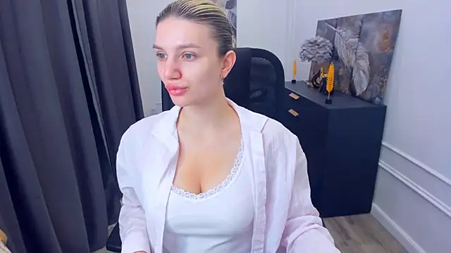 SelenaeMoore online show from 05.23.26